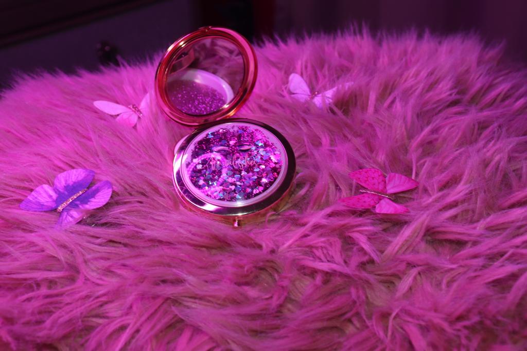Moilash Quicksand Compact Mirror/Lash case